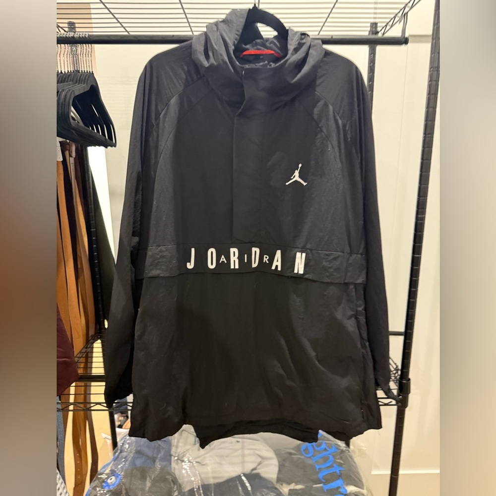Jordan Men's Black and White Windbreaker
